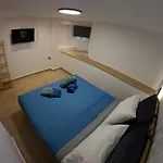 Center Loft With Private Parking