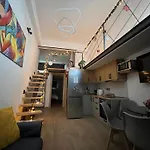 아파트 Center Loft With Private Parking 카발라