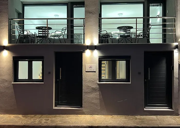 Center Loft With Private Parking *