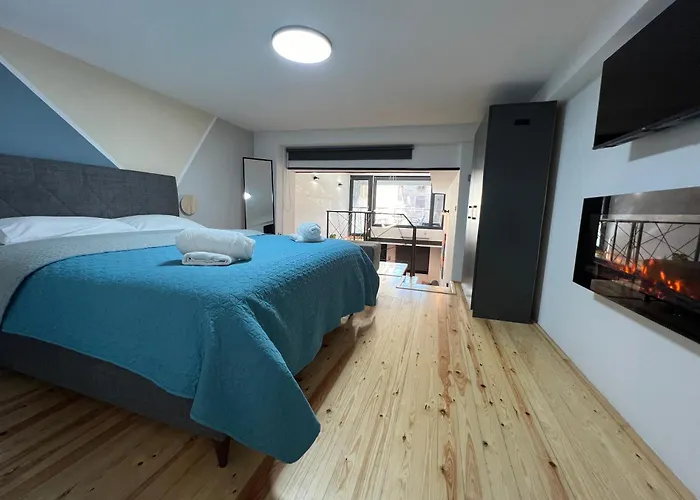 Center Loft With Private Parking